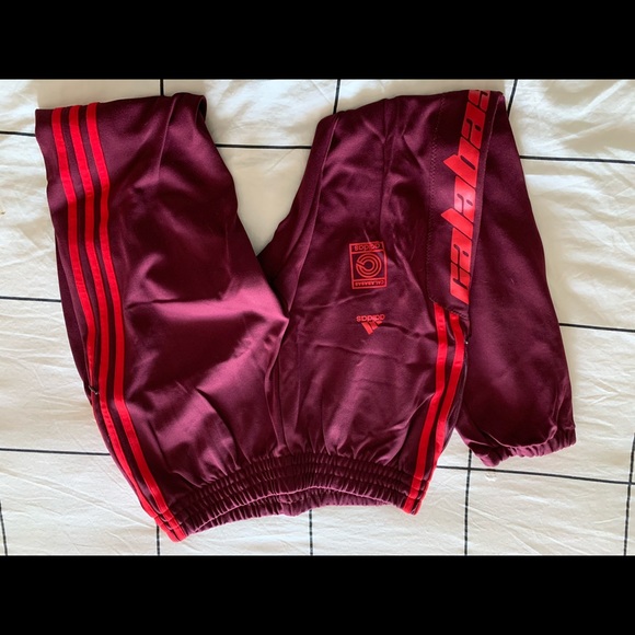 Yeezy Pants - Calabasas maroon sweatpants